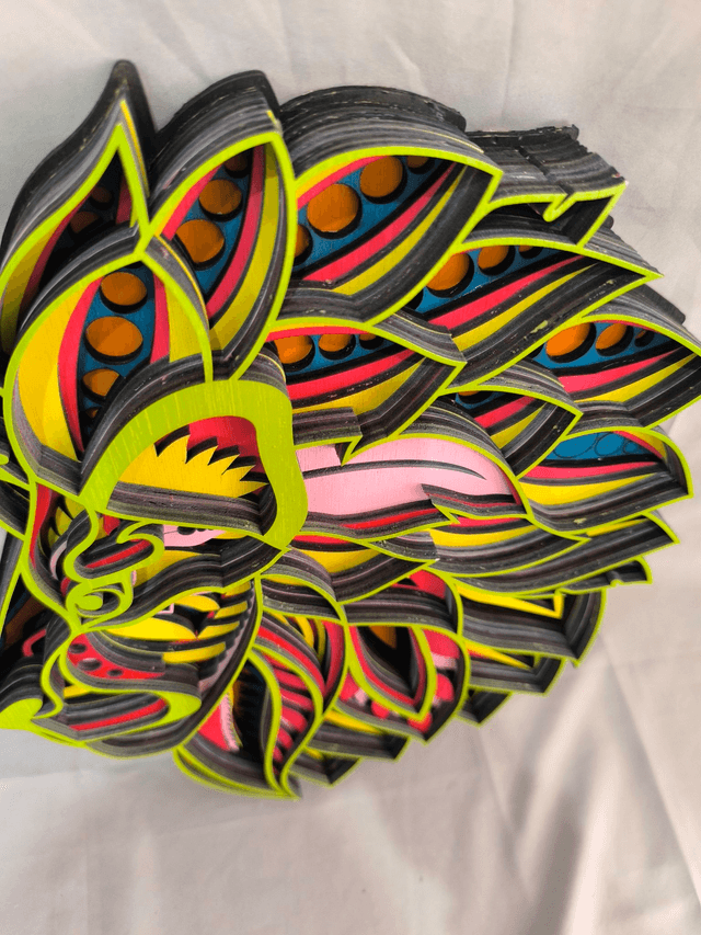Tête de lion multicouches